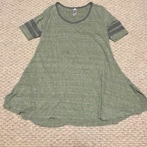 LuLaRoe sporty perfect t